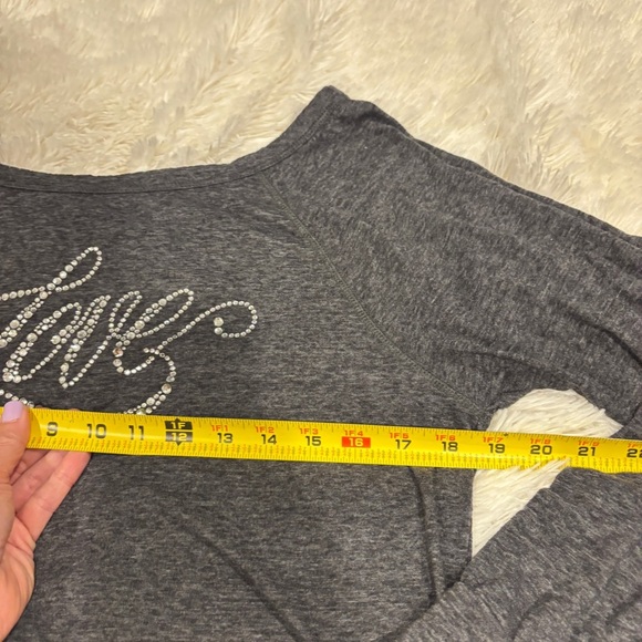 Victoria's Secret Bling Gray Long Sleeve Top Boat Neck Size Medium - Picture 3 of 10